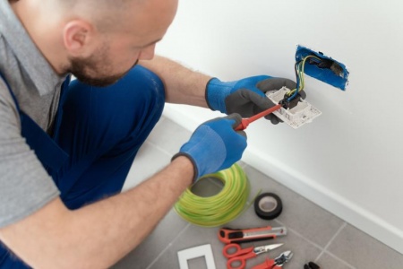 Travaux d'électricité et plomberie, comment coordonner ces interventions ?
